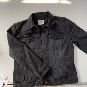 Black old navy jean jacket🖤